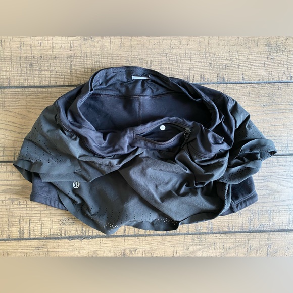 LULULEMON Skort | Size 4 - Picture 8 of 10